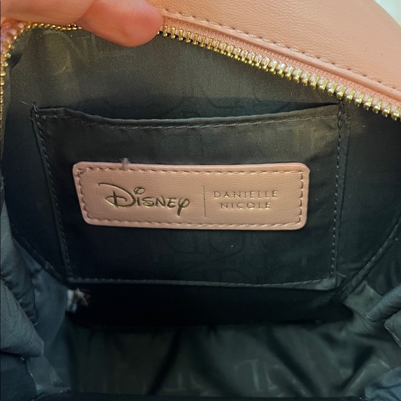 Danielle Nicole Disney Love Alive in Wonderland Magical Snowglobe Crossbody Bag - Picture 4 of 12